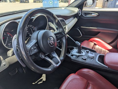 Used 2023 Alfa Romeo Giulia Sprint image 17