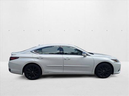 Used 2021 Lexus ES 300h w/ Premium Package image 4