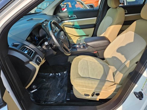 Used 2016 Ford Explorer XLT image 21