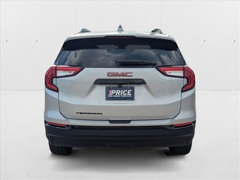 Used 2022 GMC Terrain SLE w/ Driver Convenience Package image 6