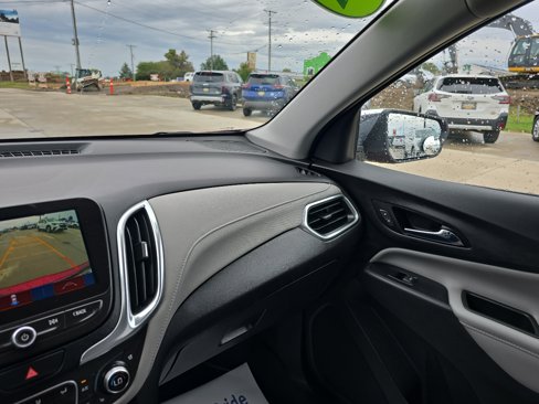 Used 2018 Chevrolet Equinox Premier image 36