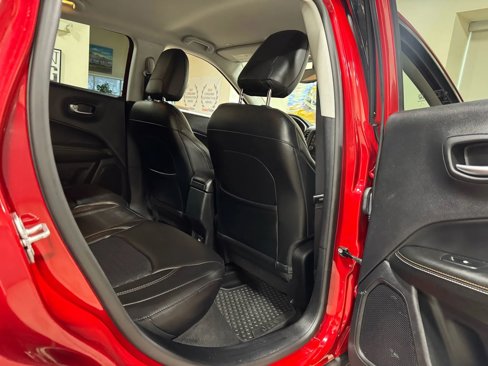 Used 2018 Jeep Compass Latitude w/ Cold Weather Group image 37