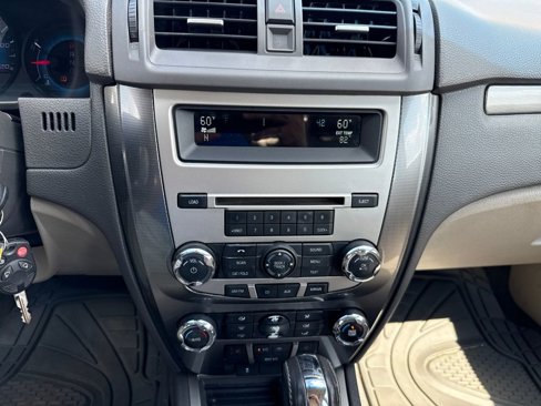 Used 2010 Ford Fusion SEL image 19