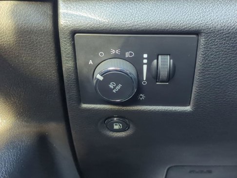 Used 2021 Jeep Grand Cherokee Laredo image 9