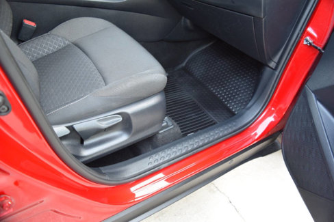Used 2020 Toyota C-HR LE image 47