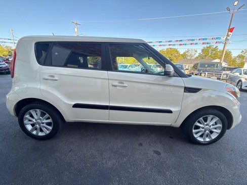 Used 2013 Kia Soul + image 4