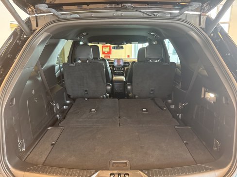 Used 2022 Ford Explorer ST w/ ST Street Pack image 18