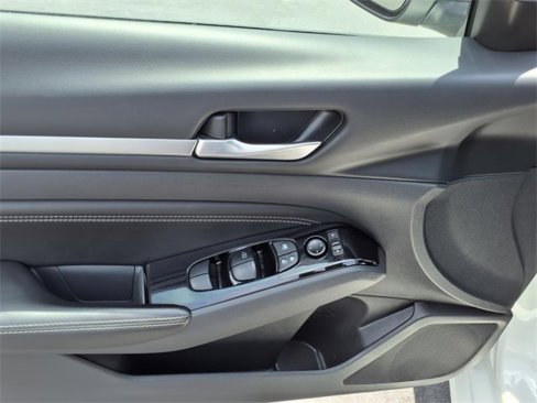Used 2022 Nissan Altima 2.5 SV image 11