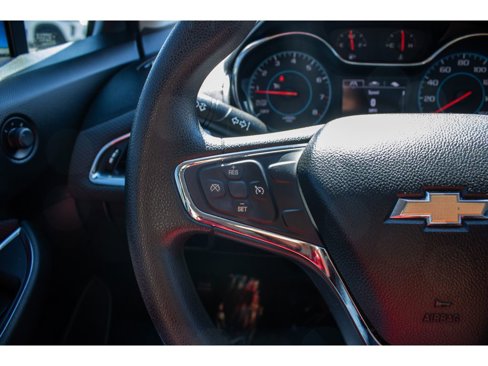 Used 2018 Chevrolet Cruze LT w/ Convenience Package image 25