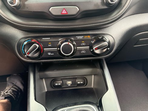 Used 2021 Kia Soul LX image 23