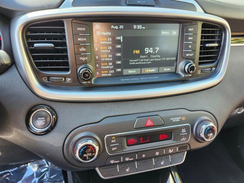 Used 2019 Kia Sorento SX image 23