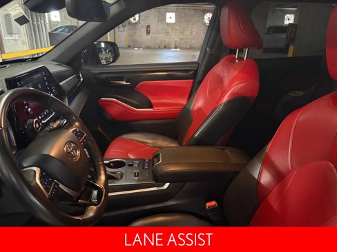 Used 2021 Toyota Highlander XSE image 10