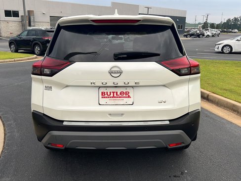 Used 2023 Nissan Rogue SV image 5
