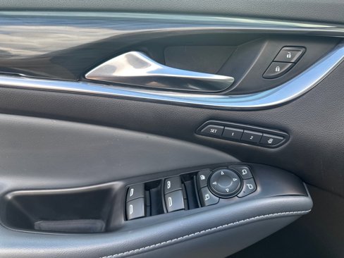 Used 2022 Buick Enclave Premium image 10