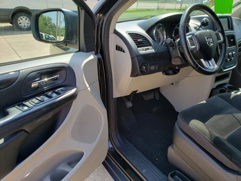 Used 2017 Dodge Grand Caravan SE w/ Power Window Group image 10