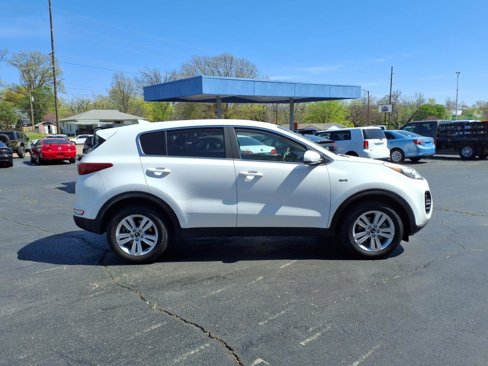 Used 2017 Kia Sportage LX image 2