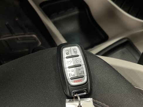 Certified 2019 Chrysler Pacifica Touring Plus w/ Cold Weather Group image 28