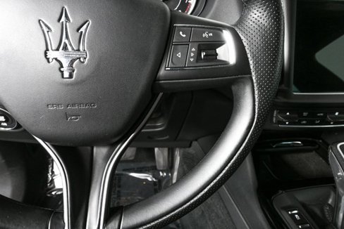 Certified 2022 Maserati Levante GT image 13