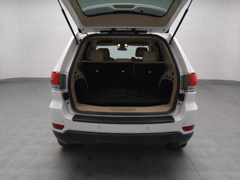 Used 2018 Jeep Grand Cherokee Laredo image 29
