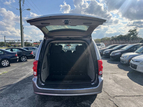 Used 2013 Dodge Grand Caravan SE image 12