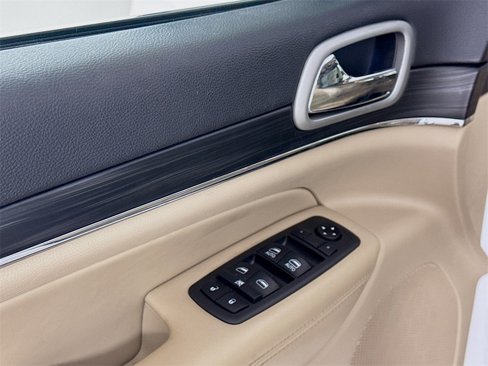 Used 2021 Jeep Grand Cherokee Limited image 18