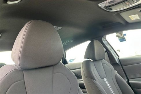 Certified 2025 Hyundai Elantra Sport image 17