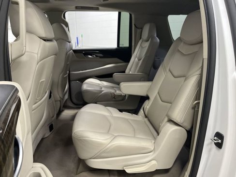 Used 2018 Cadillac Escalade ESV Premium Luxury image 34