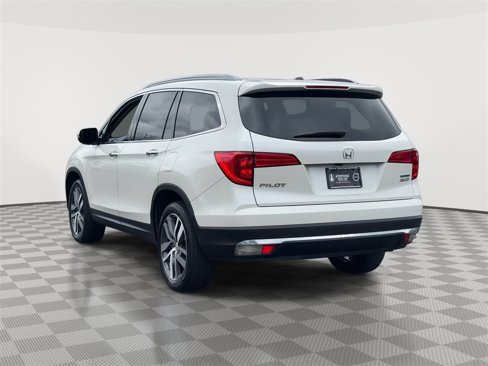 Used 2018 Honda Pilot Touring image 4