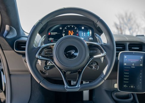 New 2025 McLaren Artura image 34