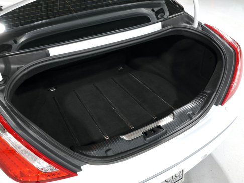 Used 2013 Jaguar XJ image 23