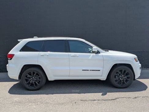 Used 2020 Jeep Grand Cherokee Altitude image 4