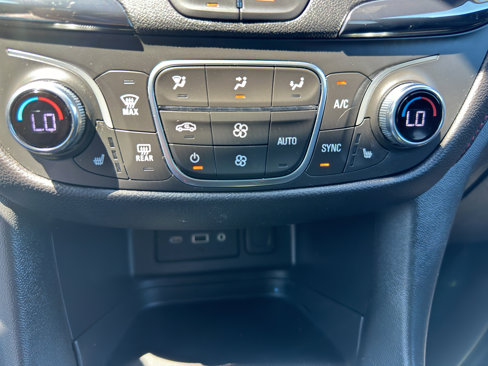 Used 2023 Chevrolet Equinox RS image 21