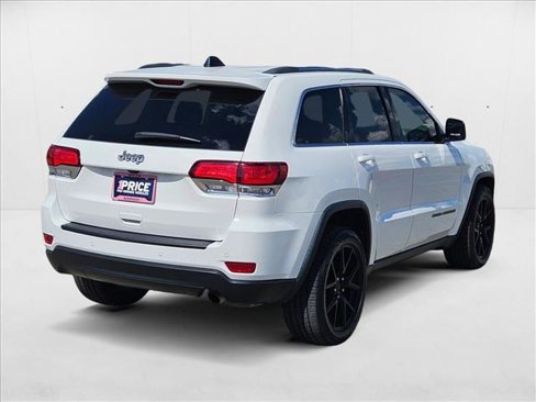 Used 2020 Jeep Grand Cherokee Laredo image 5
