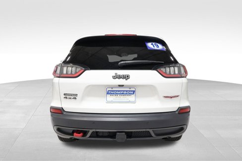 Used 2019 Jeep Cherokee Trailhawk image 3