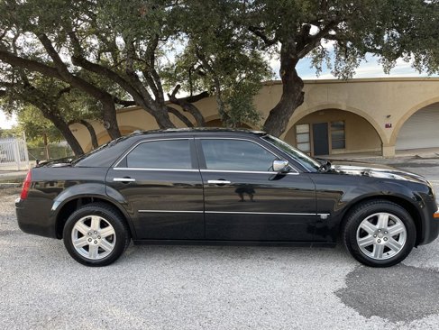 Used 2005 Chrysler 300 C w/ Protection Group II image 6