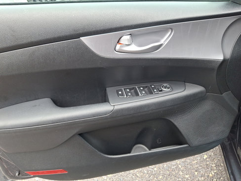 Used 2023 Kia Forte LXS w/ LXS Technology Package image 12