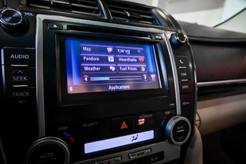 Used 2013 Toyota Camry image 35