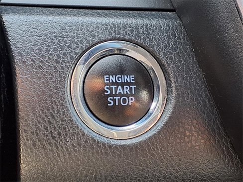 Used 2021 Toyota Camry SE image 15