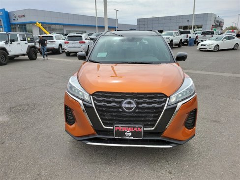 New 2024 Nissan Kicks SR w/ SR Premium Package image 3