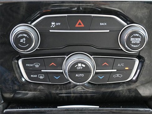 Used 2016 Chrysler 300 C image 22
