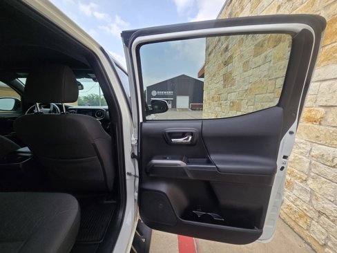 Used 2017 Toyota Tacoma SR5 image 10