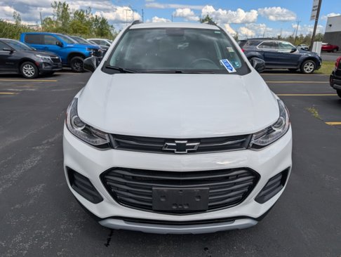 Used 2022 Chevrolet Trax LT w/ Redline Edition image 2