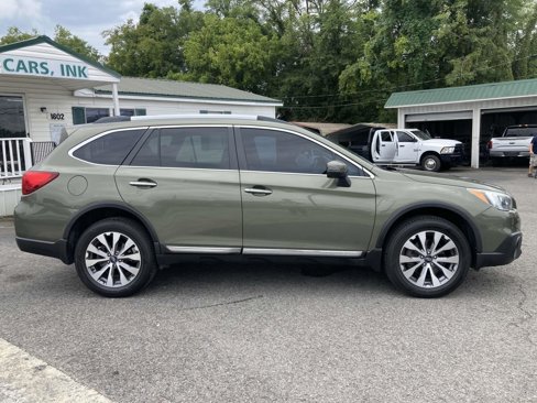 Used 2017 Subaru Outback 3.6R Touring image 2