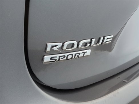 Used 2021 Nissan Rogue Sport S image 11