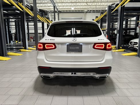 Certified 2021 Mercedes-Benz GLC 300 4MATIC image 4