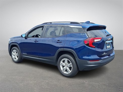 Certified 2022 GMC Terrain SLE w/ Driver Convenience Package image 4