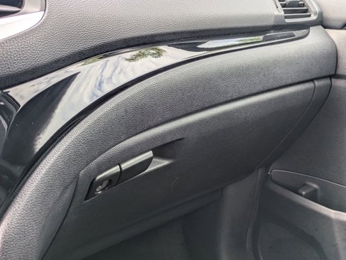 Used 2018 Honda Pilot Touring image 21