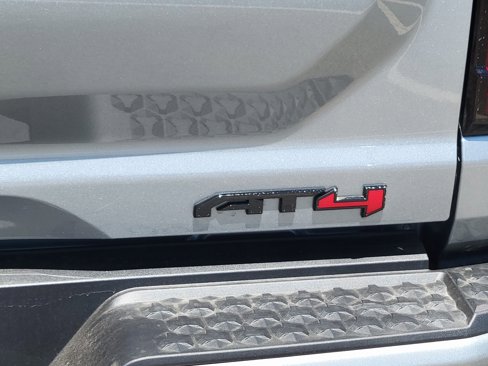 New 2025 GMC Canyon AT4 w/ Nightfall Edition image 10