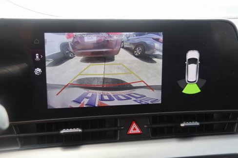 Used 2023 Kia Sportage EX image 4