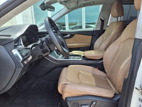Used 2019 Audi Q8 Prestige w/ Luxury Package image 18